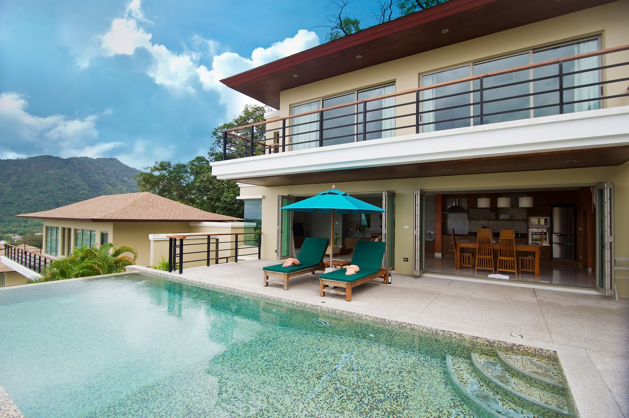 Picture of TTW 3B in Kamala Beach